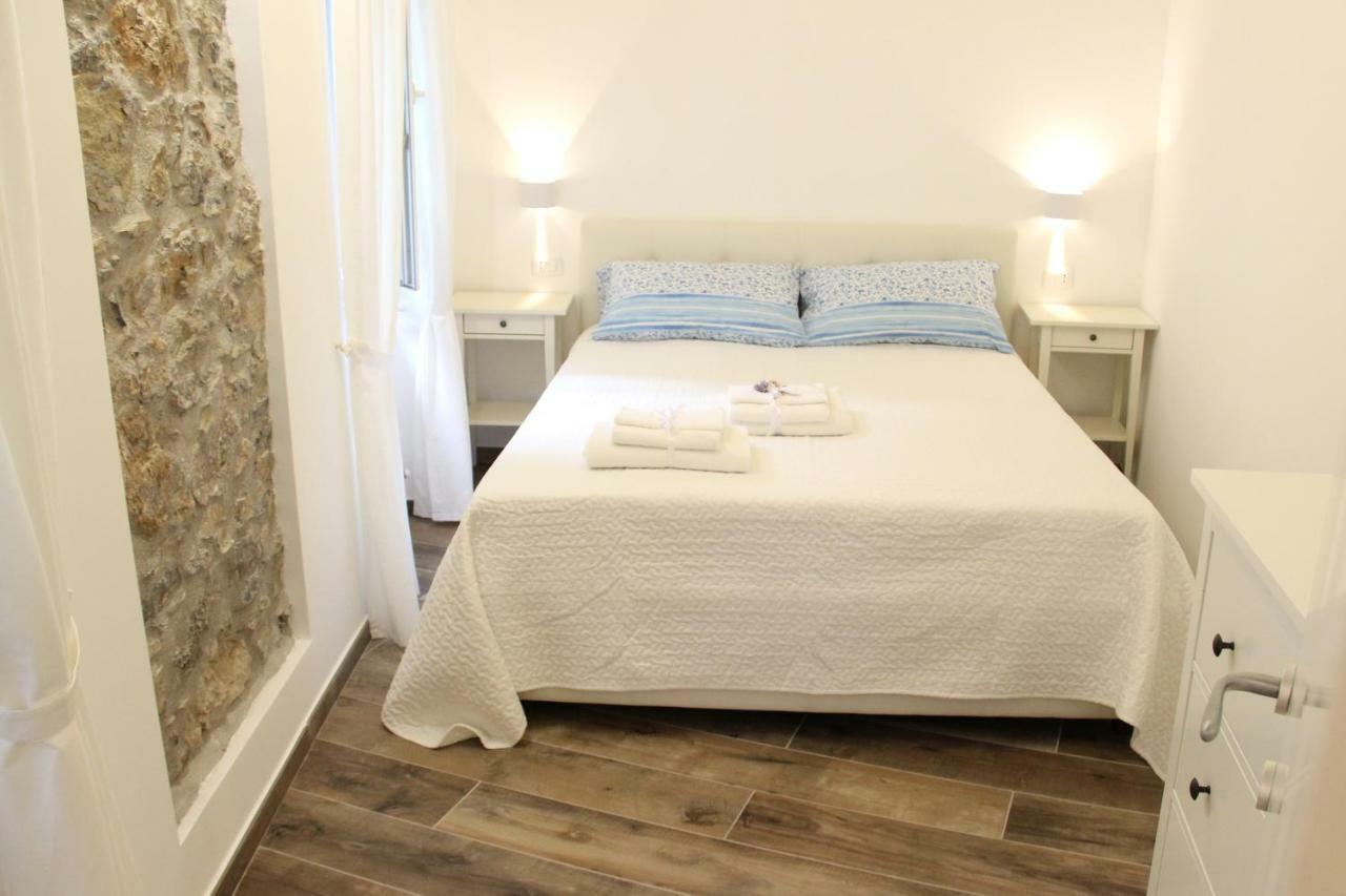 הוילה ריקו דל גולפו די ספאציה Casa Maio מראה חיצוני תמונה